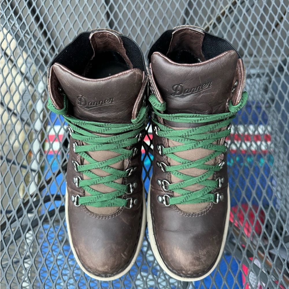 Leather Danner boots GoreTex waterproof w Vibram sole men’s size 7 women’s 8.5. - Picture 7 of 9